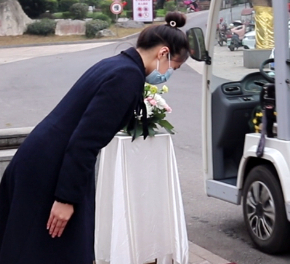 礼仪服务
